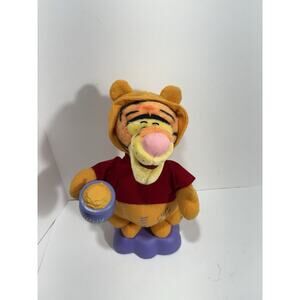 Winnie the Pooh Telco Animated Tigger Dressed as Pooh Halloween‎ Figure Moves